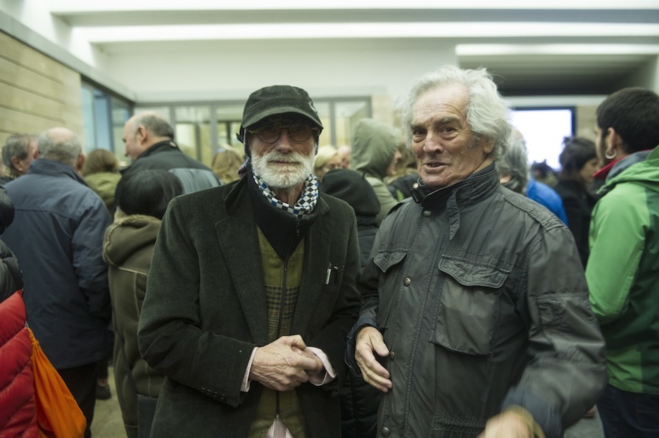 Juan Gorriti, ezkerrean, egitasmoan parte hartu duen artistetako bat. (Jon URBE/ARGAZKI PRESS) Juan Gorriti, ezkerrean, egitasmoan parte hartu duen artistetako bat. (Jon URBE/ARGAZKI PRESS)