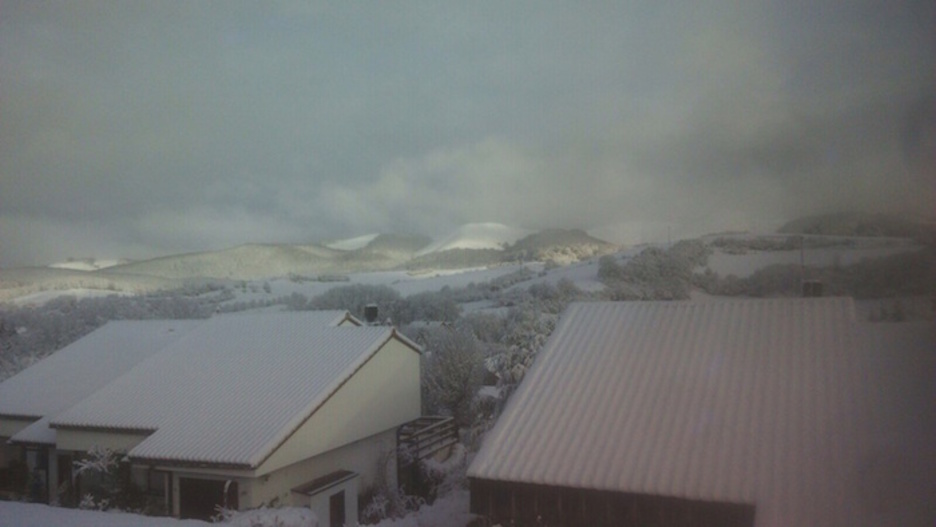 Aurizberrin elurrak estalita esnatu dira (Andoni LARZABAL)