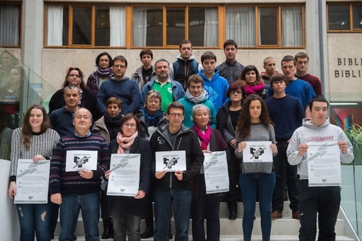 Presentación de la campaña por el derecho de los presos a estudiar en la UPV-EHU. (Luis JAUREGIALTZO/ARGAZKI PRESS)