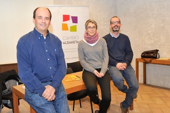 Patxi Zamora, Anika Luján e Iñaki Bernal, en su primera rueda de prensa. (Idoia ZABALETA/ARGAZKI PRESS) 