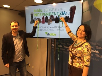 Nekane Perez eta Hasier Arraiz, Donostian eginiko agerraldian. (NAIZ)