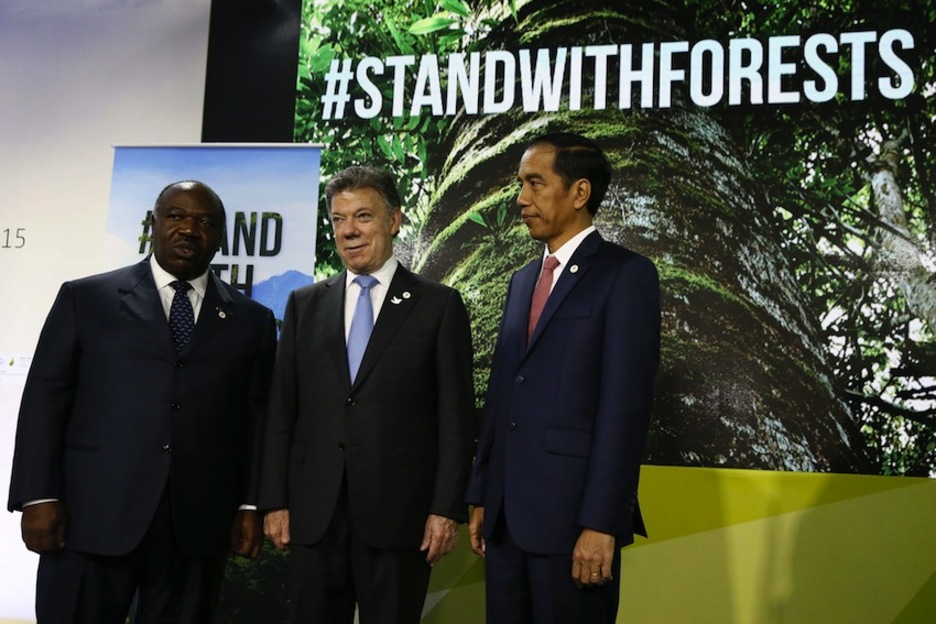 Los presidentes de Gabón, Ali Bongo Ondimba; Colombia, Juan Manuel Santos; e Indonesian, Joko Widodo. (Patrick Kovarik / AFP) Los presidentes de Gabón, Ali Bongo Ondimba; Colombia, Juan Manuel Santos; e Indonesian, Joko Widodo. (Patrick Kovarik / AFP)