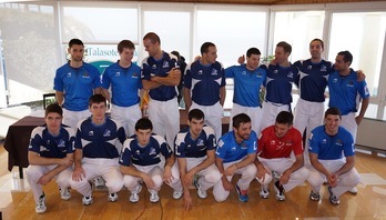 Binakako Txapelketan ariko diren pilotariak, Zumaian. (Gotzon ARANBURU/ARGAZKI PRESS)