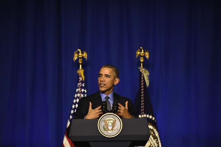 Barack Obama, durante una comparecencia en París. (Martin BUREAU / AFP)