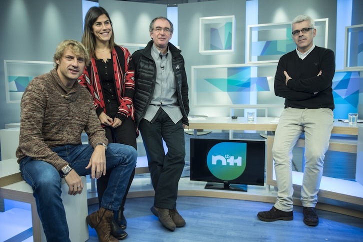 Julian Iantzi, Leire Ferro, Iñaki Uria eta Iñaki Redin, Ntb11 kate berriaren aurkezpenean. (ARGAZKI PRESS)