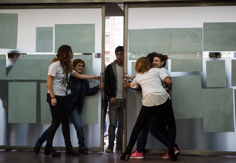 Ateak irekitzeko unea. (Marisol RAMIREZ/ARGAZKI PRESS) Ateak irekitzeko unea. (Marisol RAMIREZ/ARGAZKI PRESS)