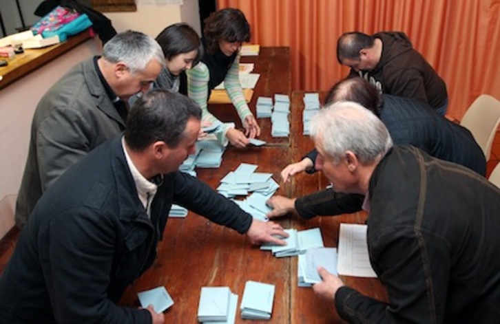Recuento de votos en Bastida. (Bob EDME)