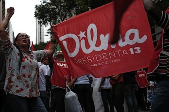 Movilización en apoyo a Dilma Rousseff. (Yasuyoshi CHIBA/AFP)