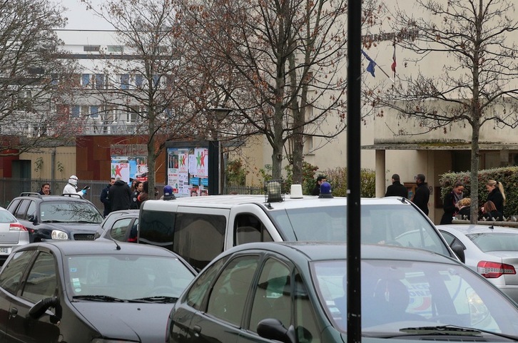 Escuela de Aubervilliers donde se ha producido el ataque. (Jaques DEMARTHON / AFP)