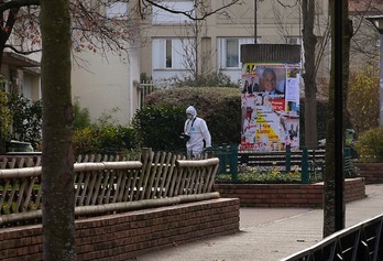 La denuncia inicial ha originado un importante despliegue policial. (Jacques DEMARTHON / AFP) 
