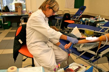Le don de sang est anonyme, bénévole et volontaire dans l'Hexagone. © Ester GRAN 