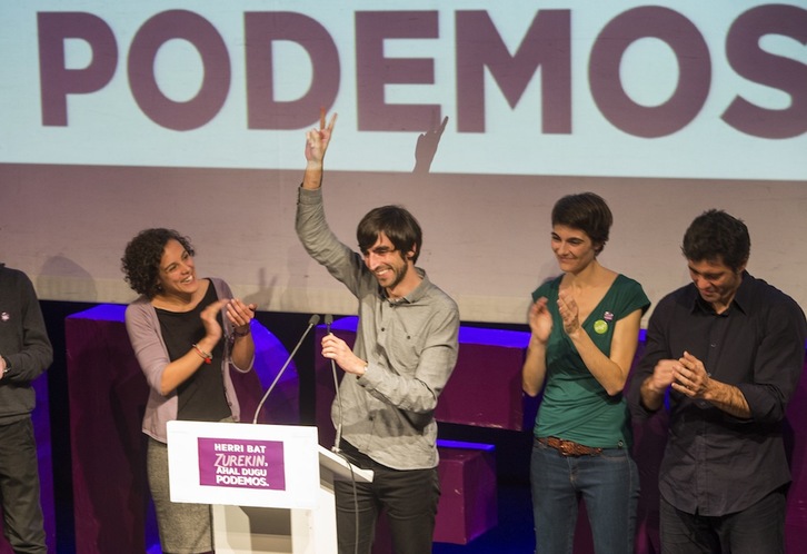 Los candidatos de Podemos celebran los resultados en Bilbo. (Marisol RAMÍREZ/ARGAZKI PRESS)