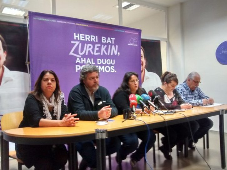 Rueda de prensa de Podemos en Gasteiz. (@Ion_Salgado) 