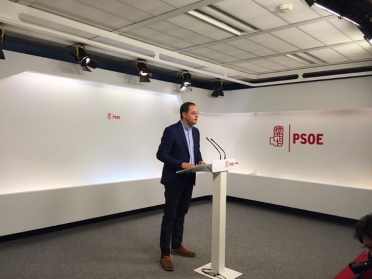 César Luena ha comparecido trase la reunión de la Ejecutiva del PSOE. (@PSOE)