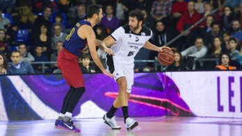 Un lance del encuetro disputado en el Palau Blaugrana. (BILBAO BASKET)