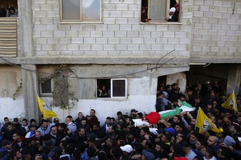Funeral por uno de los jóvenes palestinos muertos por disparos de Israel. (Abbas MOMANI / AFP)
