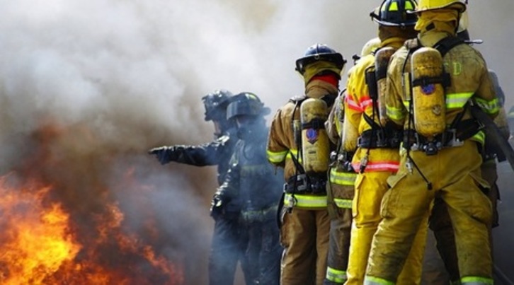 Abenduaren 27ko gauan hogeita hamar bat hektarea erre dira Heletan.