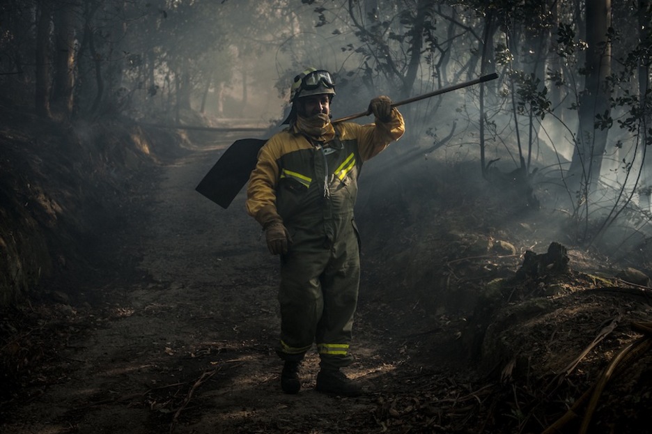 Pala al hombro. (Andoni LUBAKI / ARGAZKI PRESS)