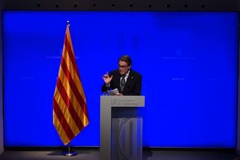 Artur Mas, durante su comparecencia en el Palau de la Generalitat. (Josep LAGO/AFP)