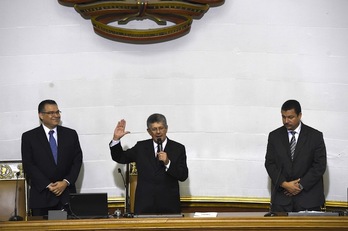 Henry Ramos Allup ha jurado como presidente del Parlamento venezolano. (JUAN BARRETO / AFP)