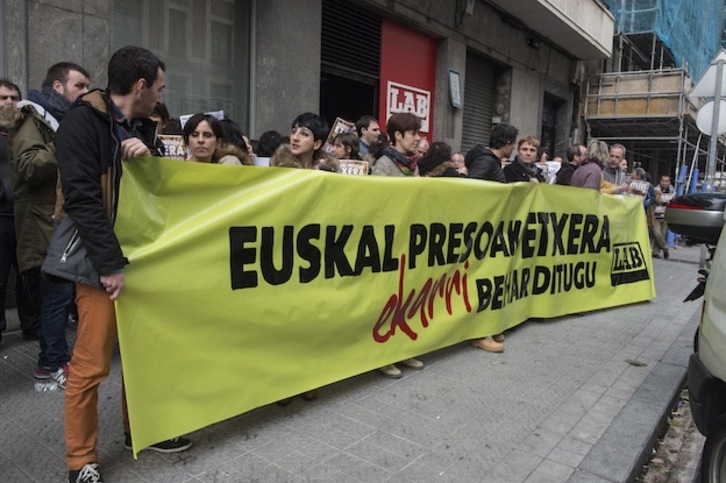 Concentración de LAB este jueves en Bilbo. (Monika DEL VALLE / ARGAZKI PRESS)