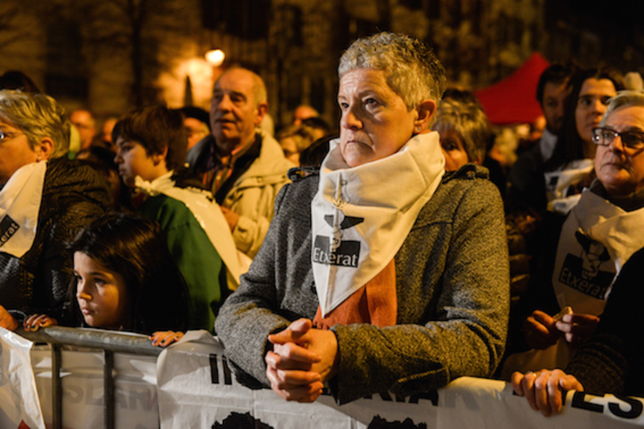 Les familles de détenus étaient en tête de cortège. ©Mediabask