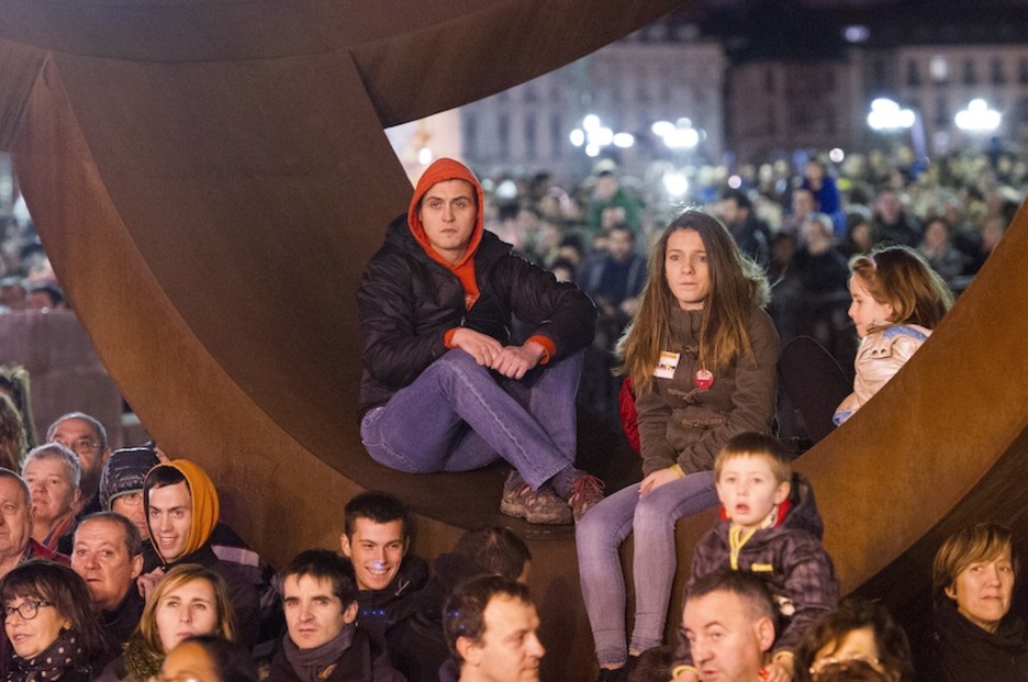 La mejor tribuna para seguir el acto final. (ARGAZKI PRESS) La mejor tribuna para seguir el acto final. (ARGAZKI PRESS)