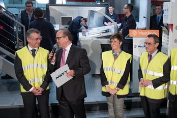 El lehendakari y sus consejeros Arantxa Tapia y Ángel Toña, en la empresa WestRock de Zamudio. (@arantxa_tapia)