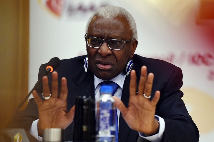 El expresidente de la IAAF, Lamine Diack, en una imagen de archivo. (Greg BAKER / AFP)