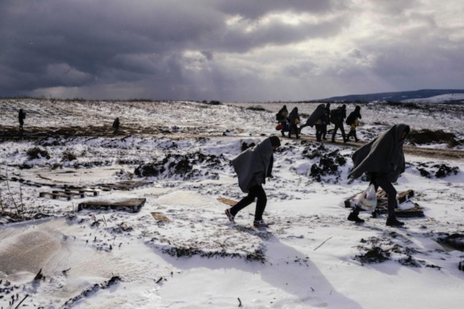 El flujo de migrantes y refugiados es continuo. (Dimitar DILKOFF/AFP)