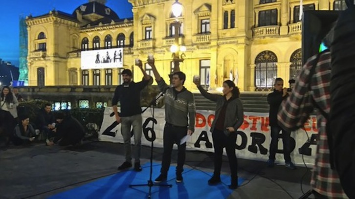 Herri kulturen aldeko brindisa egin dute Piratek Alderdi Ederren. (@izanpirata)