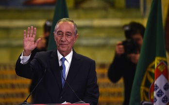 Rebelo de Sousa celebra su victoria en las presidenciales portuguesas. (Francisco LEONG / AFP)