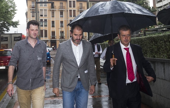 Josu Bergara, alcalde de Sestao, en el centro, en una imagen de archivo. (ARGAZKI PRESS)