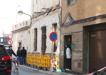 El terremoto ha causado daños materiales en Melilla. (Ángela RÍOS/AFP)