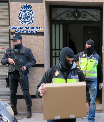 La Policía española ha llevado a cabo las detenciones. (AFP)