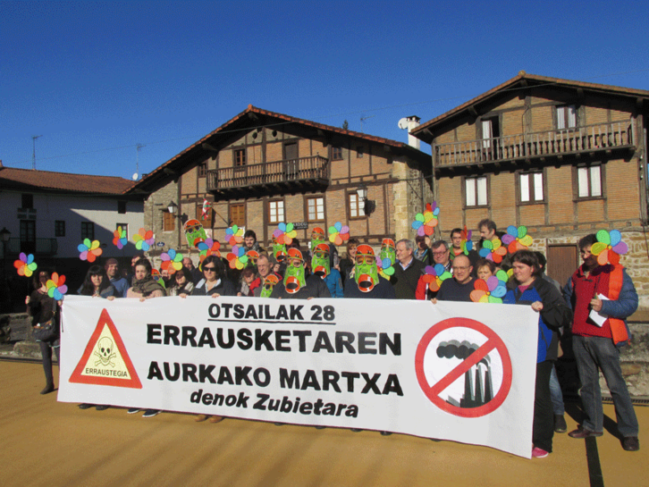 Llamamiento de vecinos de Zubieta para participar en la marhca.