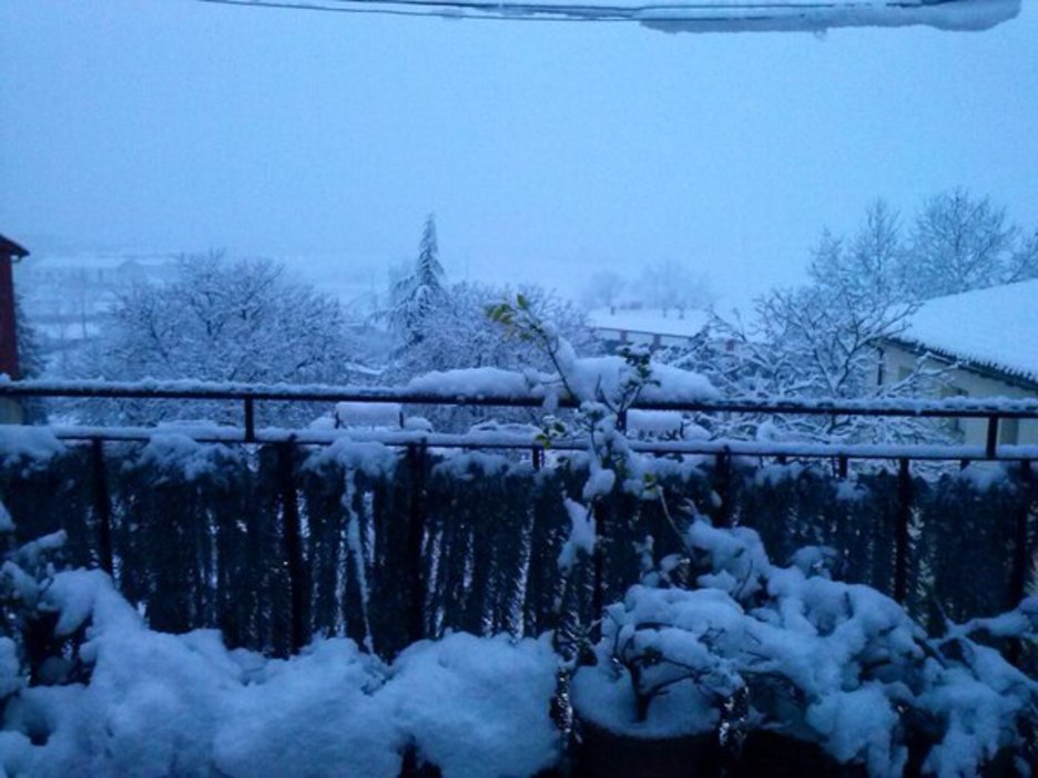 Elurra Euskal Herrira iristean, Agurain ez da libratzen. (@euskalmet)