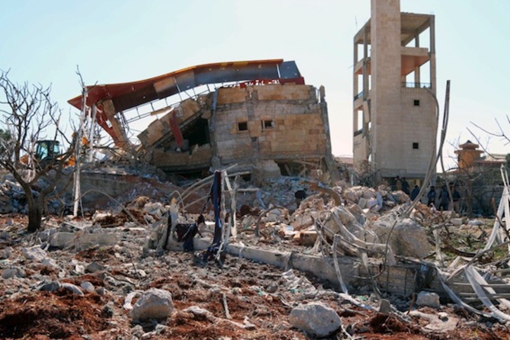 Así ha quedado el hospital apoyado por MSF que ha sido bombardeado en Siria. (AFP)