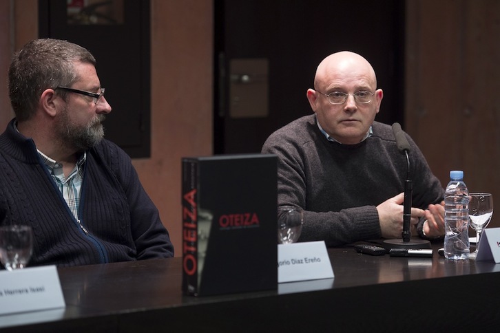 Txomin Badiola ha presentado su extenso trabajo sobre la obra de Oteiza. (Iñigo URIZ / ARGAZKI PRESS) 