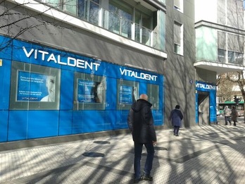 Una clínica de Vitaldent en Donostia. (NAIZ)