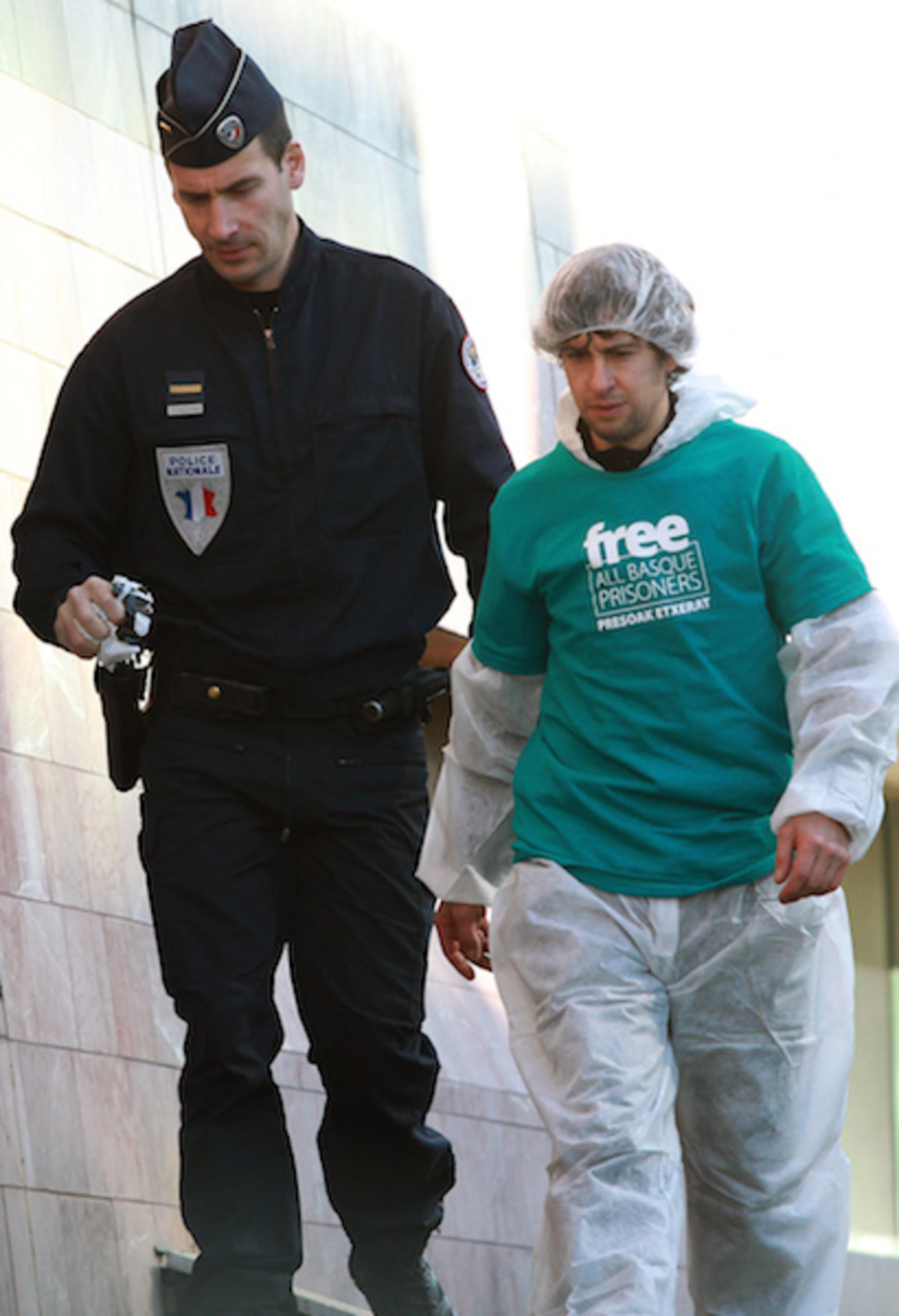 Polizia eta ekintzaileen artean ez da istilurik izan. Polizia eta ekintzaileen artean ez da istilurik izan.