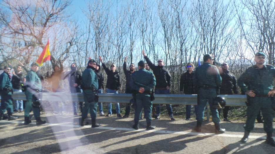 La Guardia Civil ha realizado controles en las inmediaciones de las prisiones.