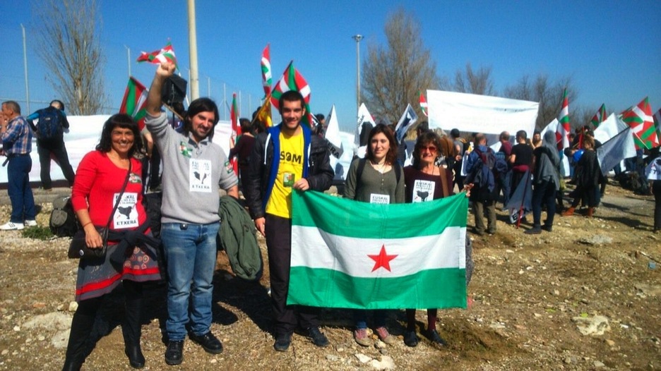 Un grupo de solidarios andaluces en Puerto. (@ahotsainfo)