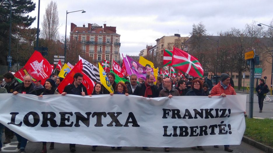 En tête de cortège, des élus de la majorité municipale rennoise