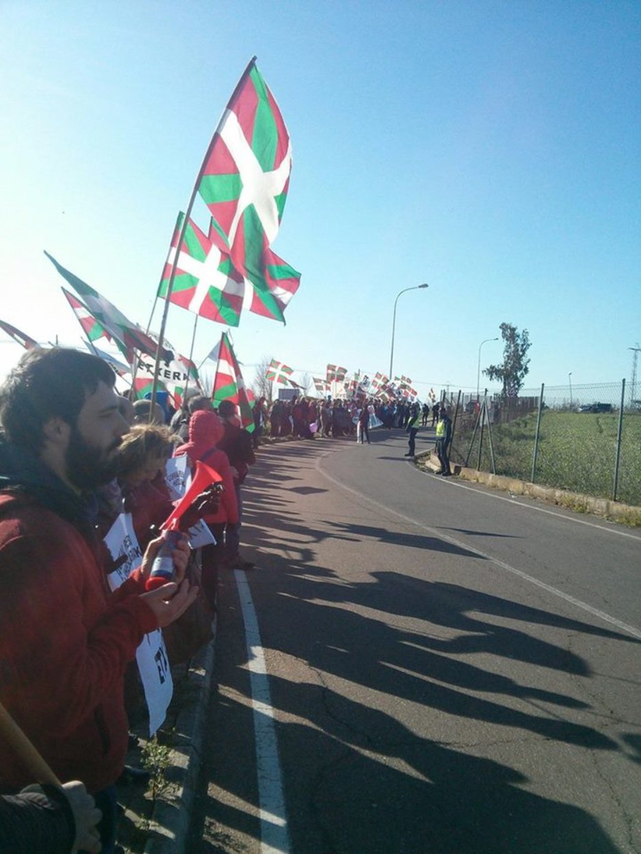 Numerosas ikurriñas en Badajoz. (EZKER ABERTZALEA/FACEBOOK)