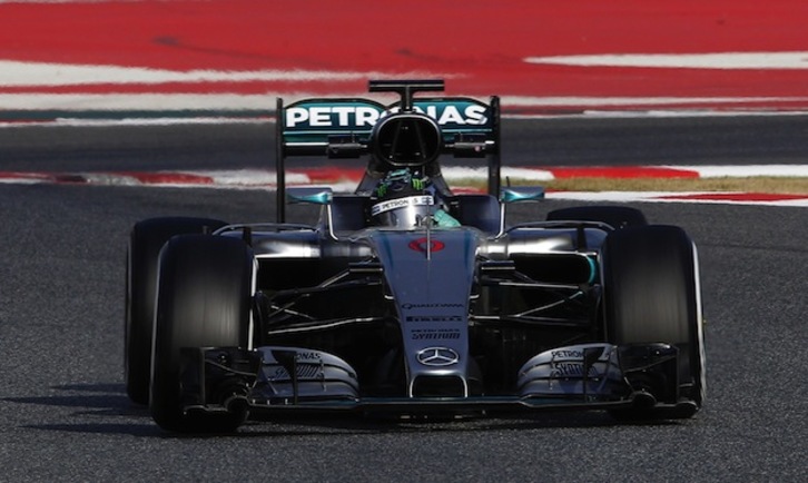 Nico Rosberg (Mercedes), durante un entrenamiento este martes en Montmeló. (José JORDAN / ARGAZKI PRESS) 
