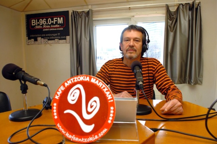 Mieltxo Monfort irrati esataria zendu da. (Marisol RAMIREZ / ARGAZKI PRESS)