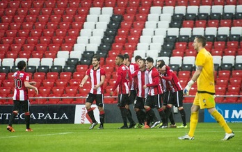 Lau gol ospatu ahal izan dituzte gaurkoan Bilbao Athleticeko jokalariek. (Marisol RAMIREZ / ARGAZKI PRESS)