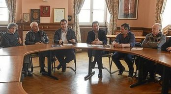 Mementoz Herriko Etxeen gehiengo zabala hiri elkargo bakarraren alde agertu da.