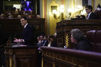 Pedro Sánchez, durante su discurso de investidura. (PIERRE-PHILIPPE MARCOU / AFP)